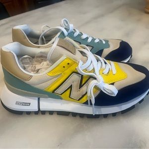 New Balance Tennis Shoes